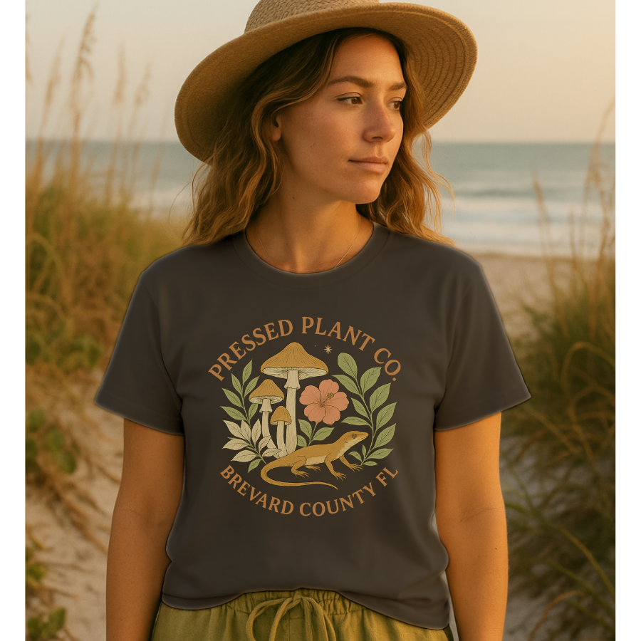 Shroomy Liz Women’s high-waisted t-shirt